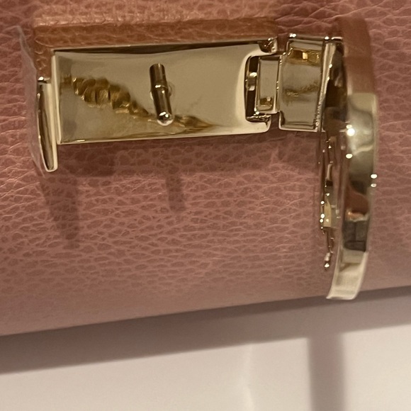 Drawing 2/1/24 at my Live show! NEW Pink Gucci Interlock Calfskin Large - Picture 5 of 11